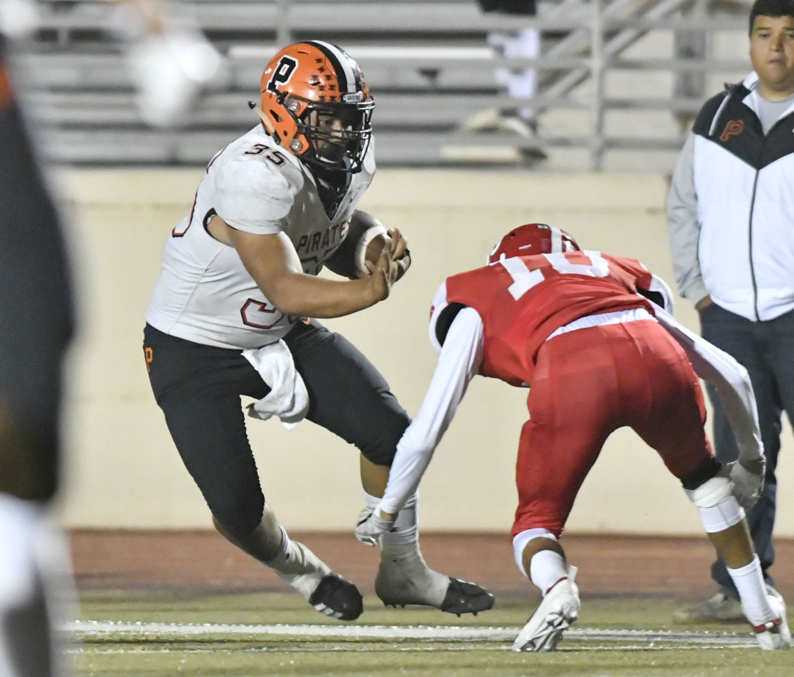 083118 SY SM football 05.jpg